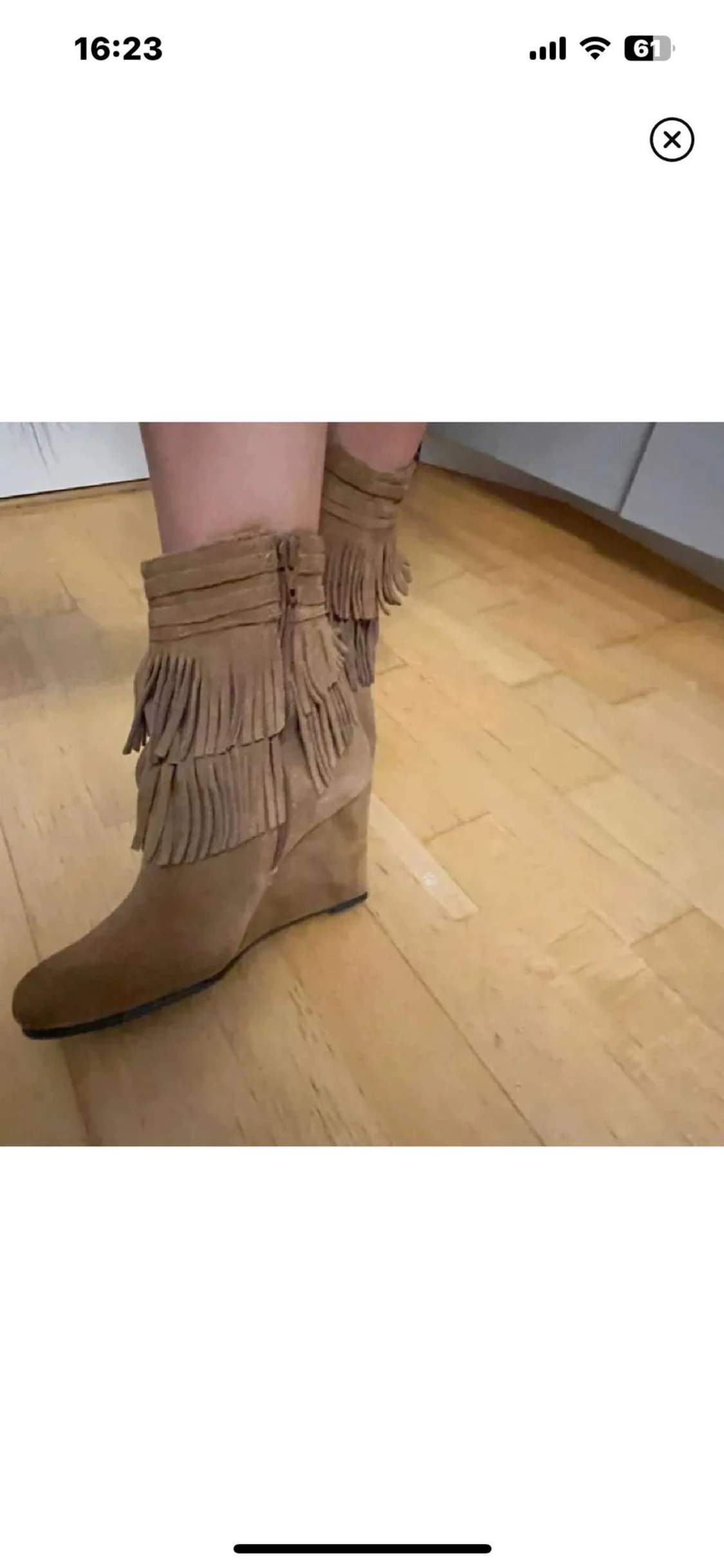 Beiga mockaboots med fransar och kilklack - 1