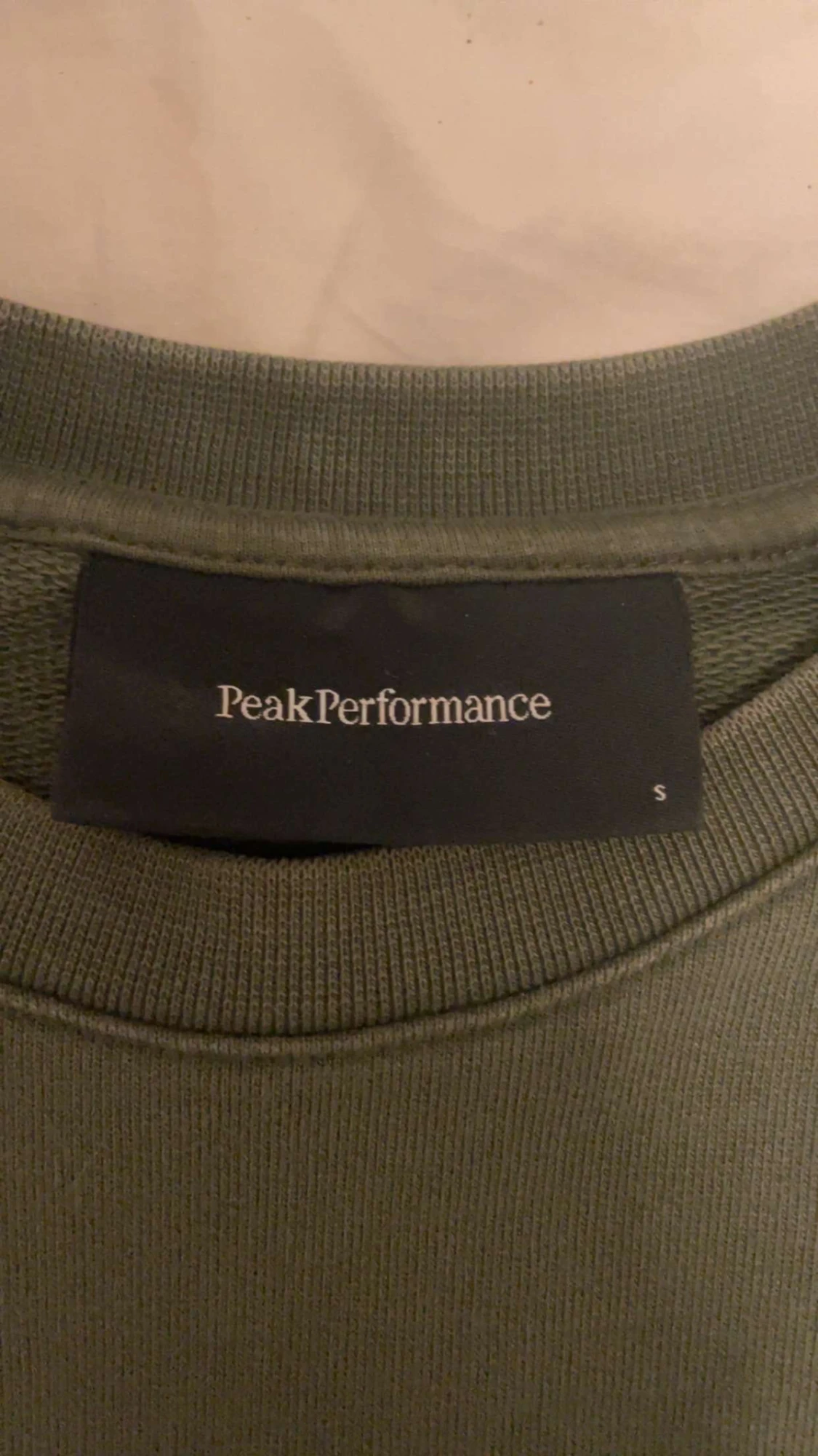 PeakPerformance tröja