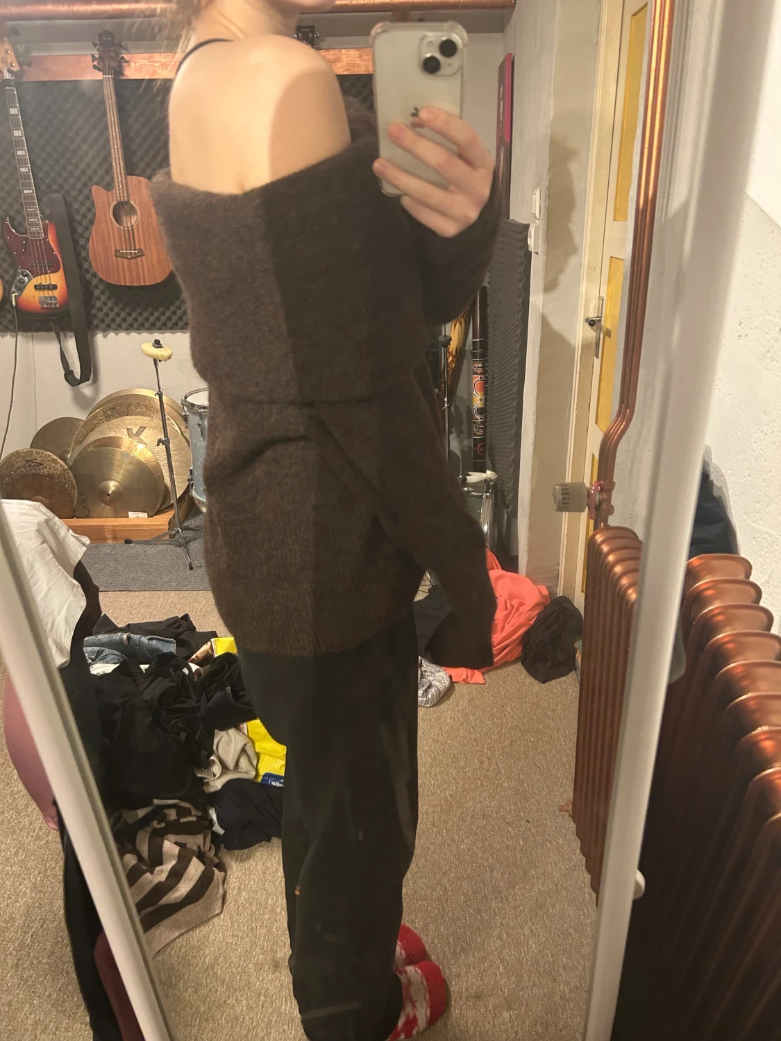 Off shoulder stickad tröja - 1