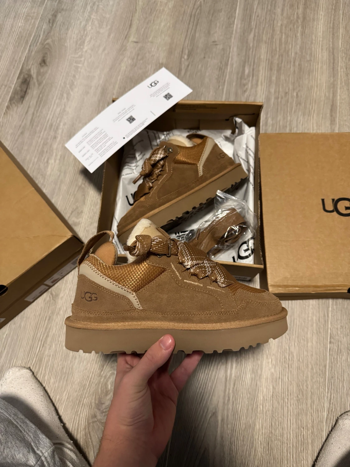 UGG LOWMEL / Chestnut