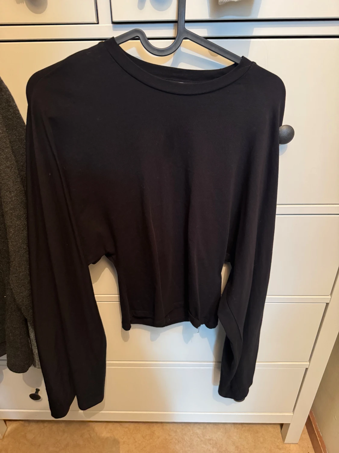 Svart långärmad tröja