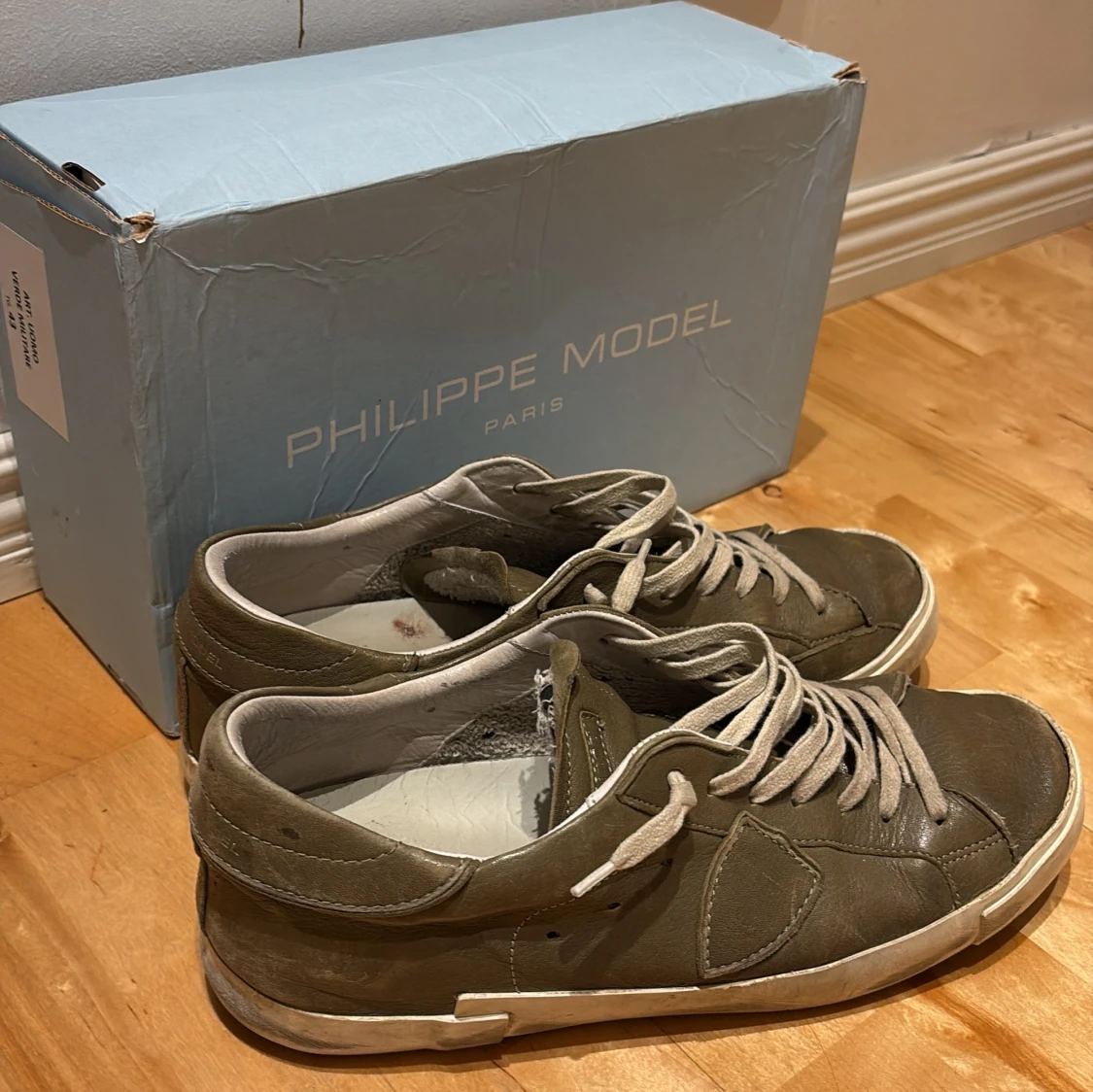 Olivgröna Philippe Model sneakers - 3