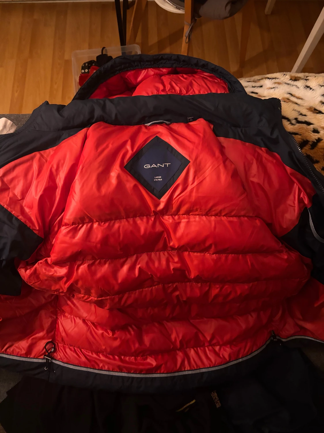 Mörkblå pufferjacka från GANT - 2
