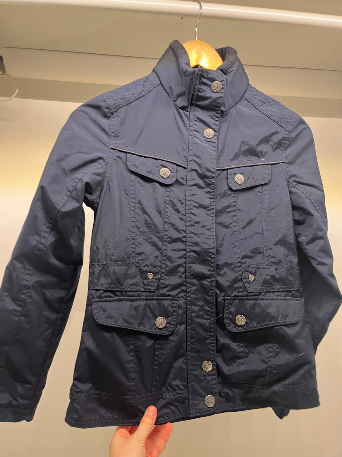 Mörkblå parkajacka från Staccato