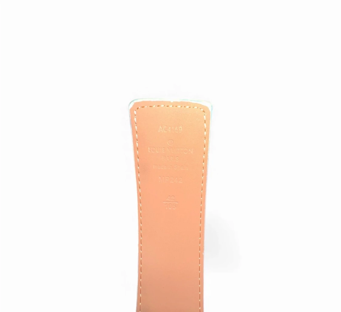 Snyggt bälte från 𝓛𝓥 - 2