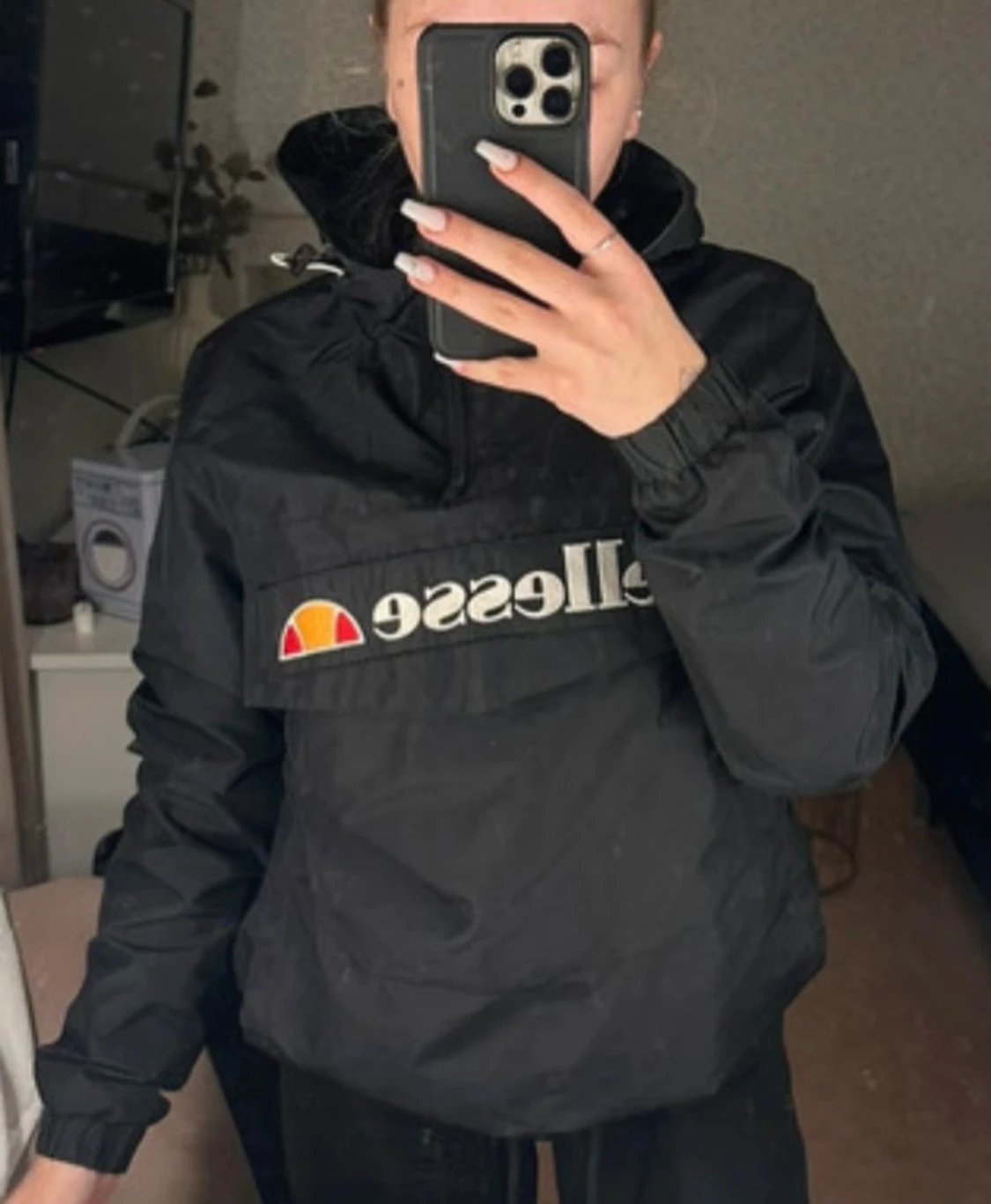 Svart vindjacka från Ellesse, S