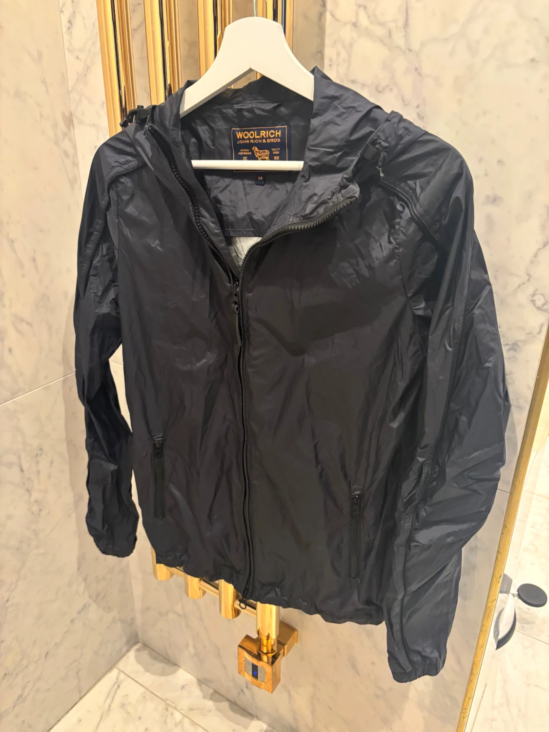 Svart vindjacka från Woolrich