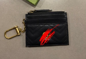 Korthållare unisex - Korthållare unisex, helt ny köpt från gula appen. Skriv för fler bilder. Har två stycken . 