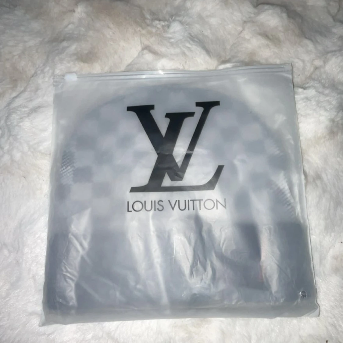Grå rutig Louis Vuitton mössa - 1