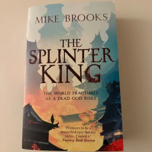 The Splinter King bok - Ett episkt fantasyäventyr med drakryttare, riddare och gudar. Perfekt för dig som gillar spännande världar, maktkamp och action. Uppföljare till The Black Coast – missa inte denna storslagna berättelse!