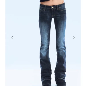Cheap monday jeans  - Mörkblå bootcut low waist jeans från cheap monday/ weekday. Fint skick och använda några gånger.