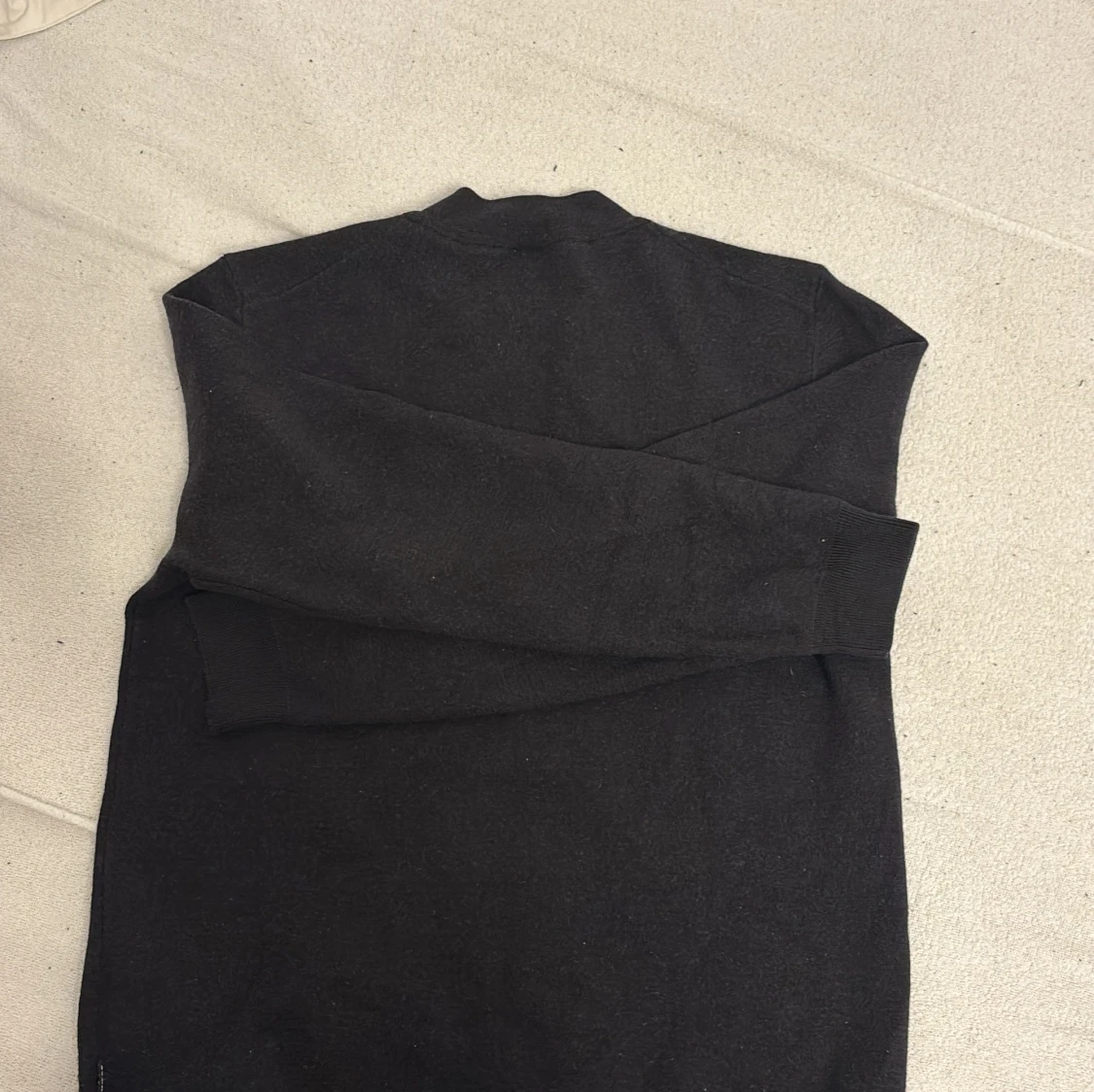 Svart stickad tröja från Hugo Boss - 2