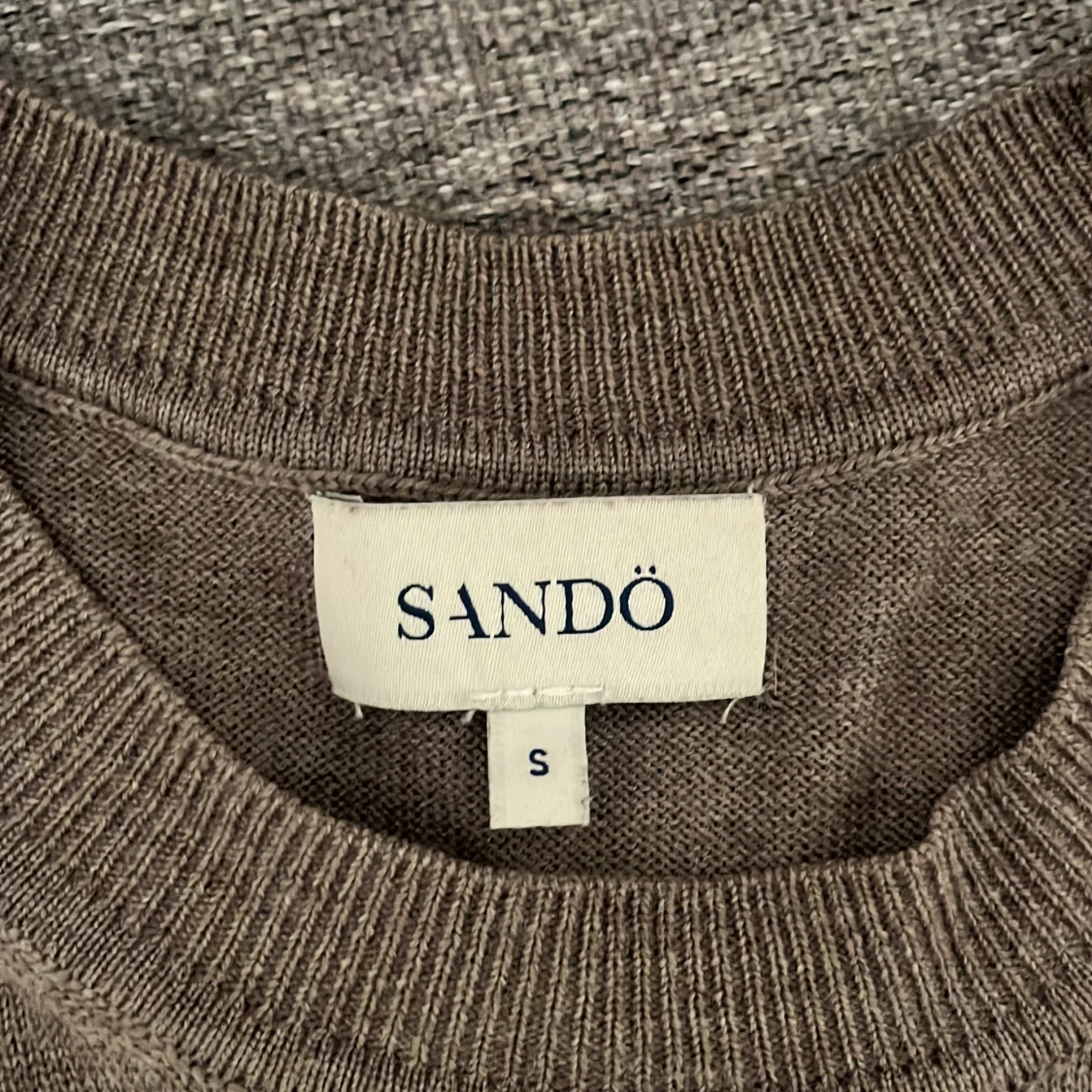 Beige stickad tröja från Sandö - 2