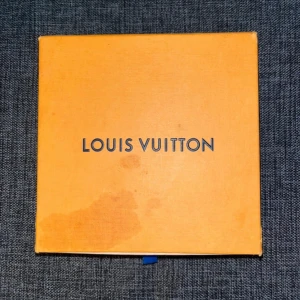 Louis Vuitton - bälte -  Louis Vuitton - bälte strl 90 Använd, cond 8/10 Nypris 5.850:- Mitt pris 2.000:- 