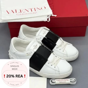 Valentino Open | 41.5 - Valentino Open sneakers | Nyskick! | Original box, dustbag, kort samt extra skosnören ingår! | INGA BYTEN | Fraktar spårbart eller möts upp i Täby