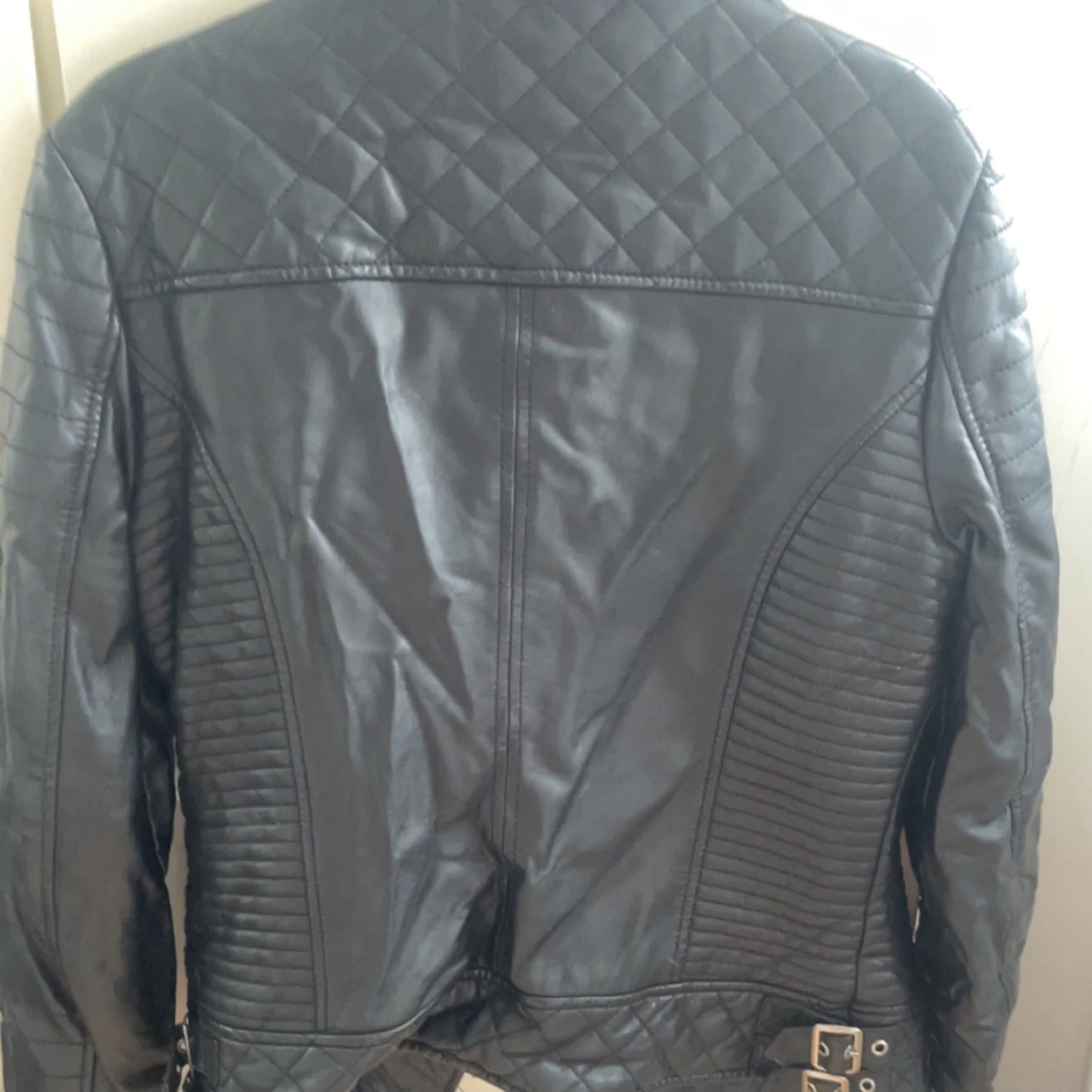 Svart skinnjacka från Livelo - 2