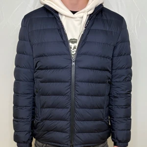 Woolrich dunjacka - Woolrich dunjacka | Storlek M | Skick 8/10 | Nypris ca 5000kr | Hör av er vid minsta fundering😁✅