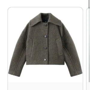 Jacka mango - jätte fin Ull jacka ifrån mango HELT ny och köpt i paris, nypris 1000