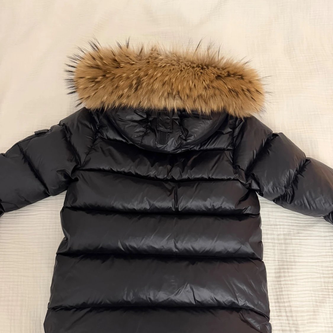 Svart dunjacka med päls från Pyrenex - 2