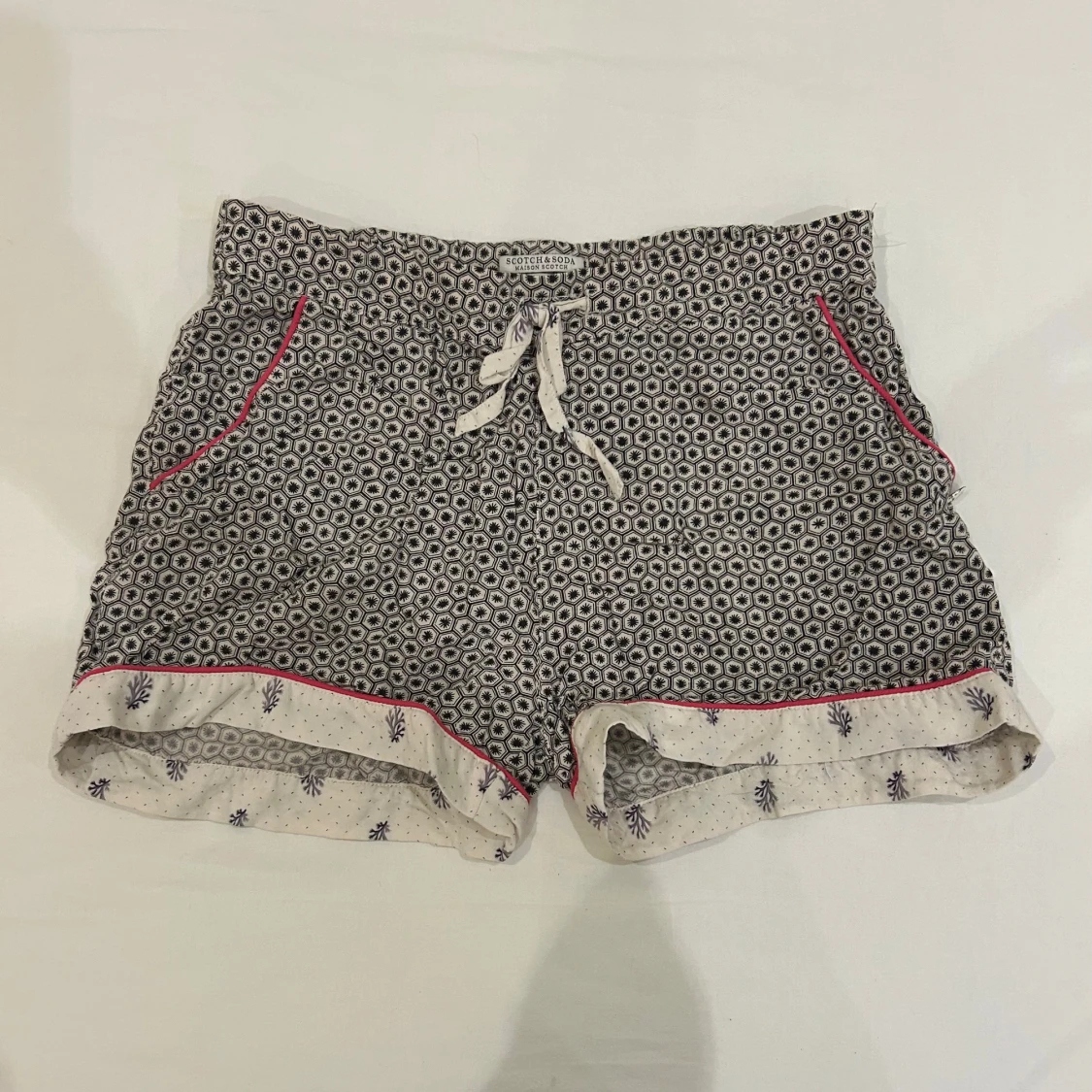 Mönstrade shorts från Scotch & Soda