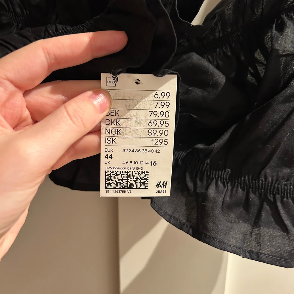 Svart volang linnetopp från H&M - 2
