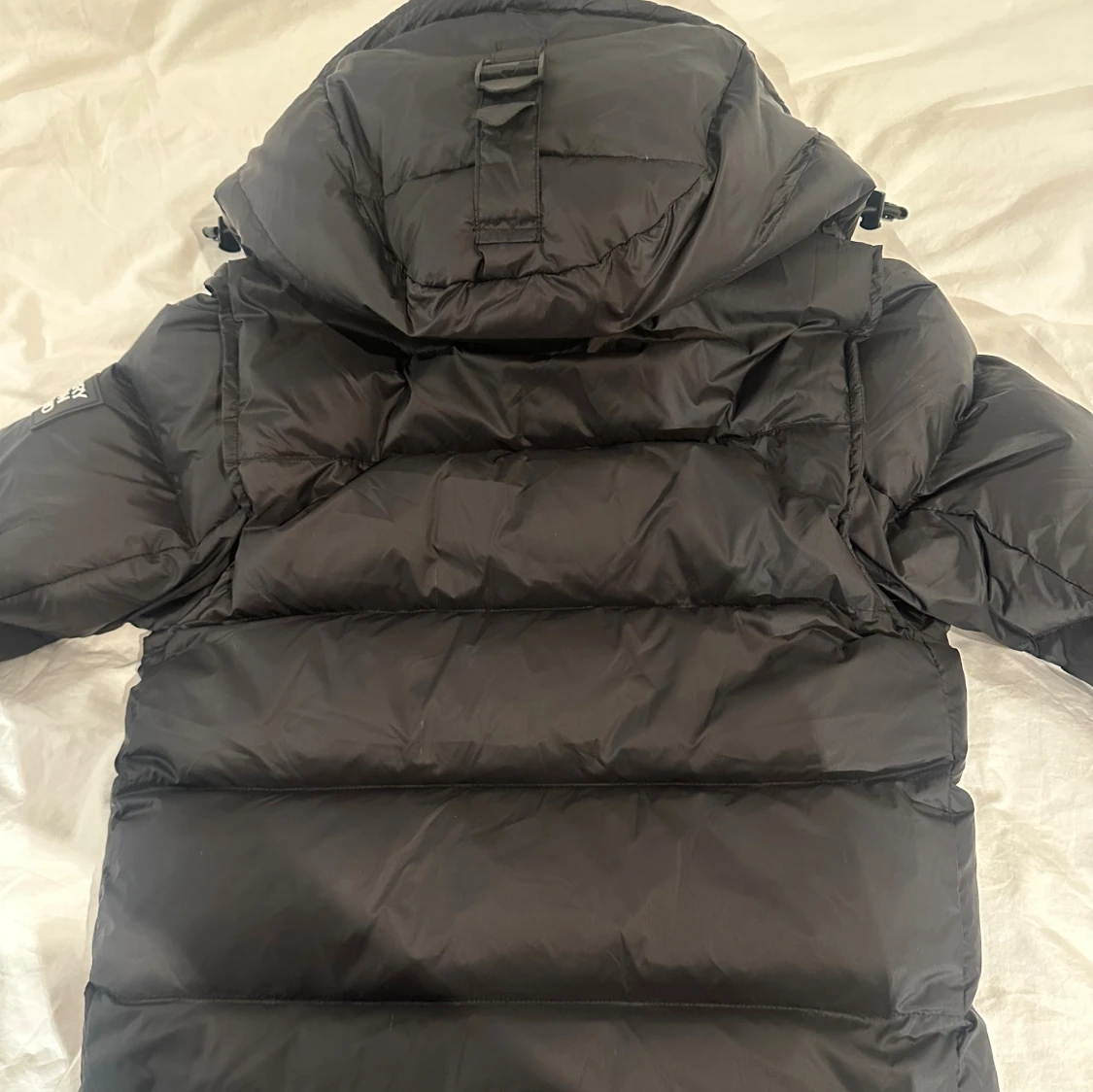 Svart Burberry pufferjacka (S) - 4