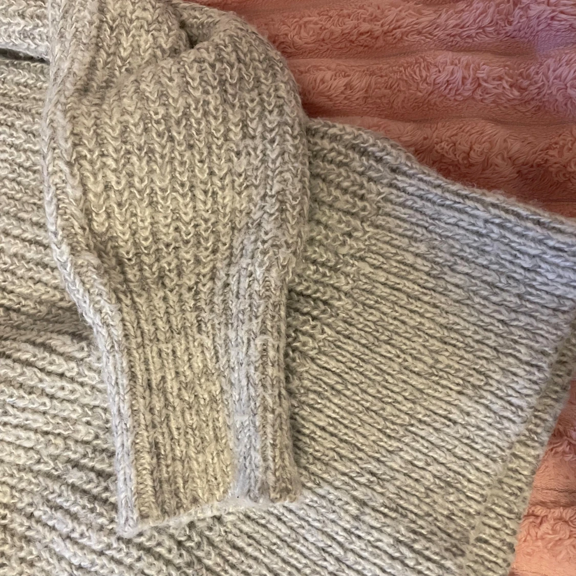 Grå stickad polotröja från Object - 2