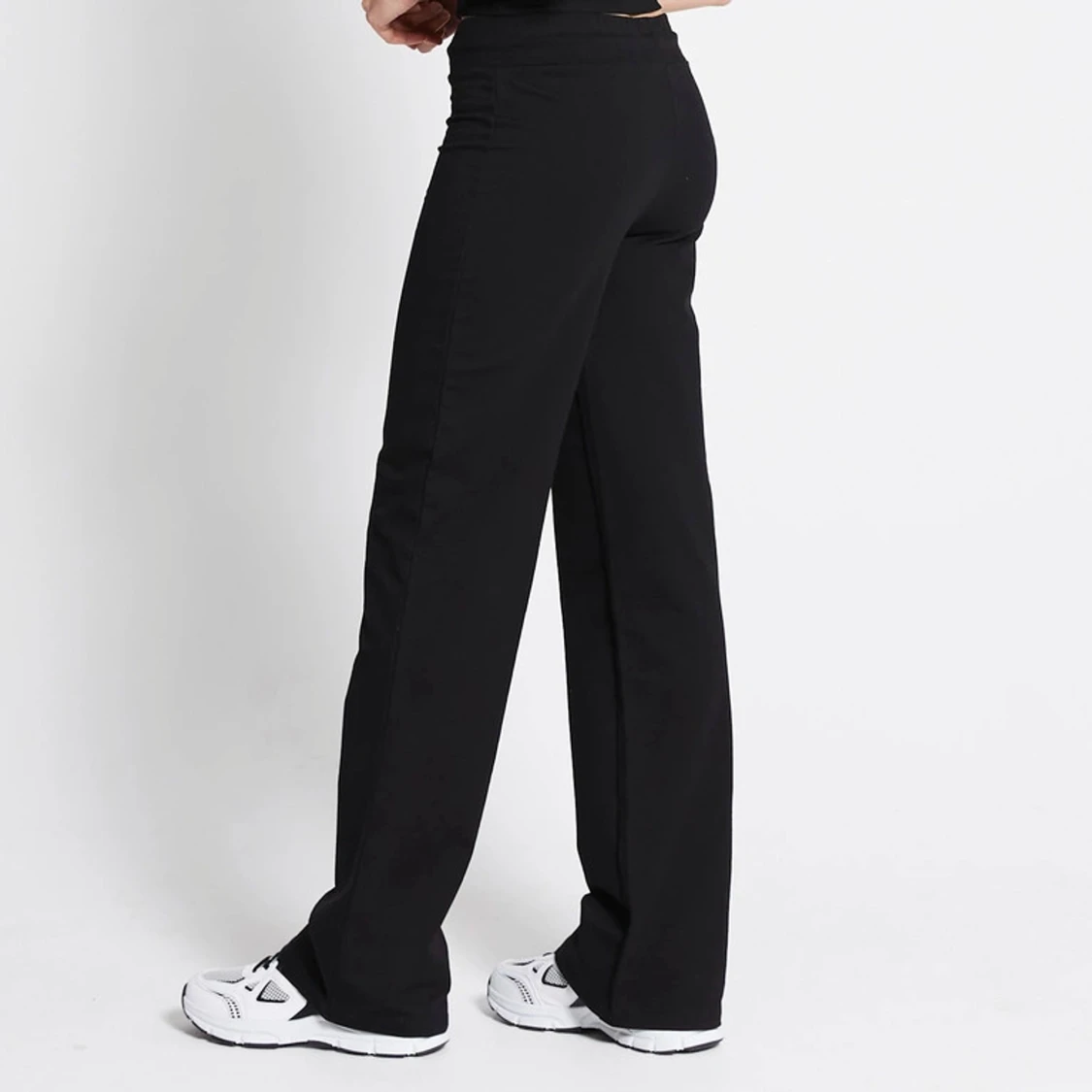 Svarta bootcut mjukisbyxor med snörning - 1