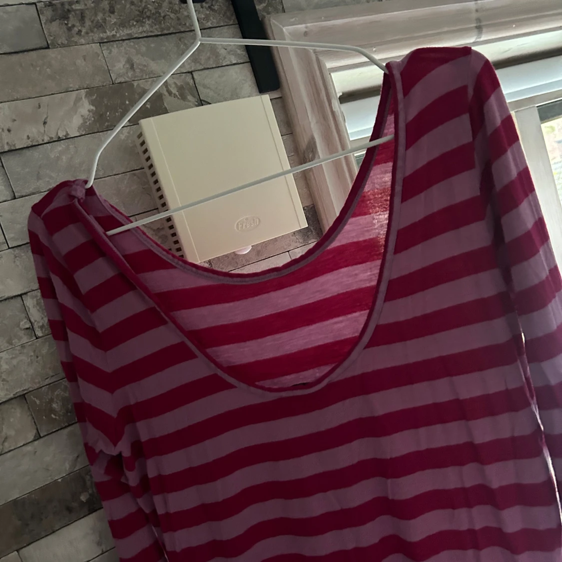 Randig röd och rosa långärmad klänning - 3