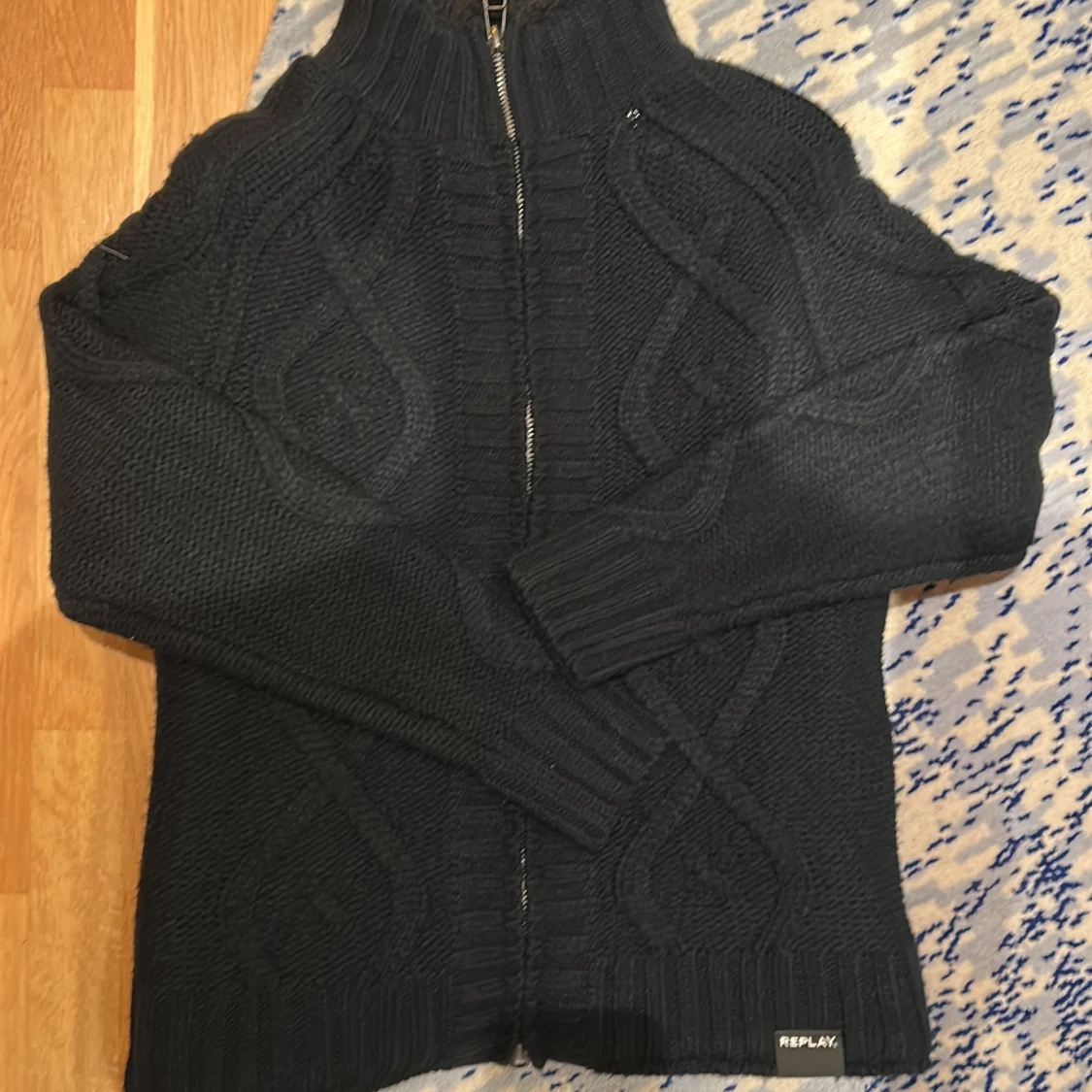 Svart stickad kofta från Replay - 1