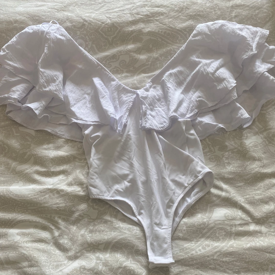 Vit volangbody från Zara - 2