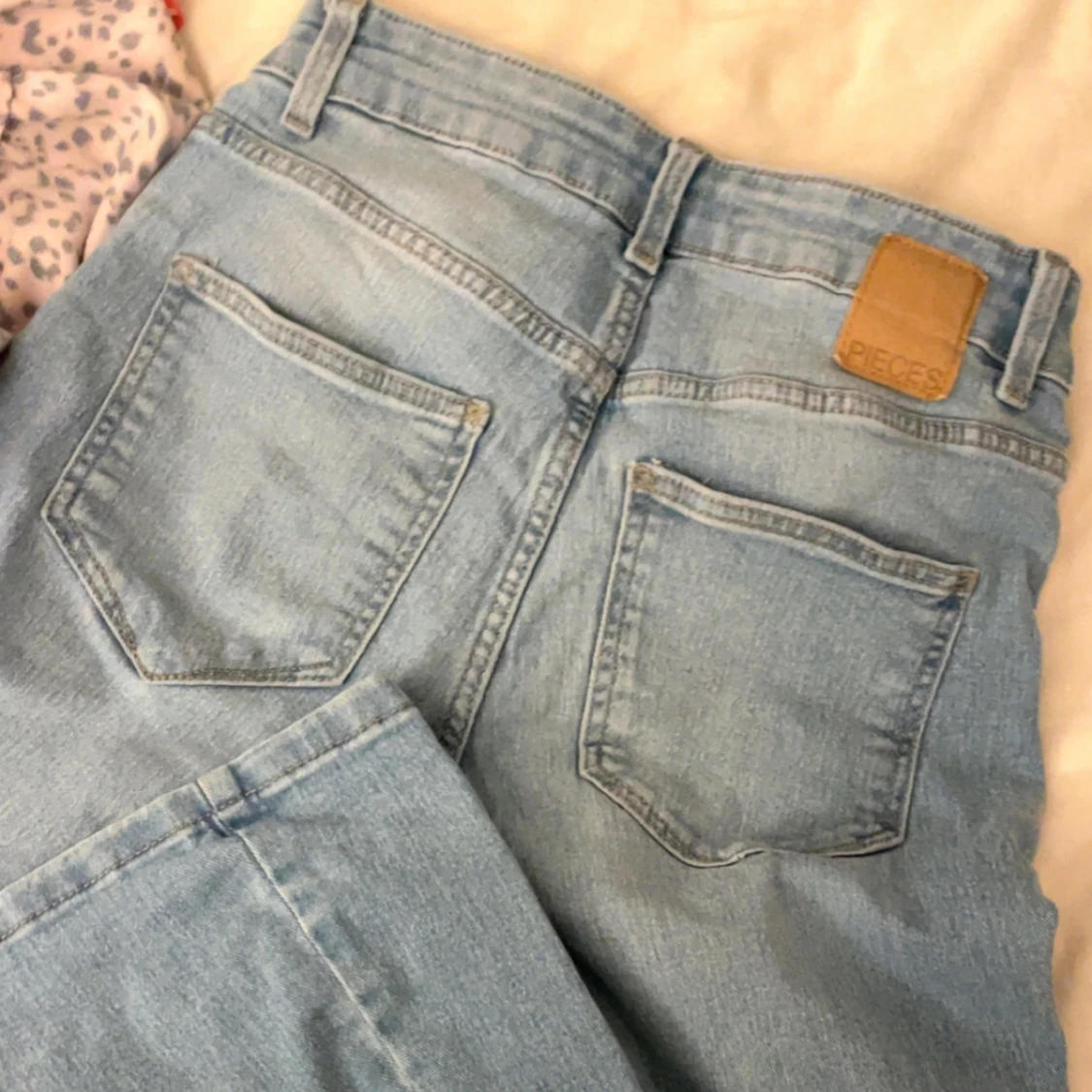 Ljusblå jeans från Pieces - 1