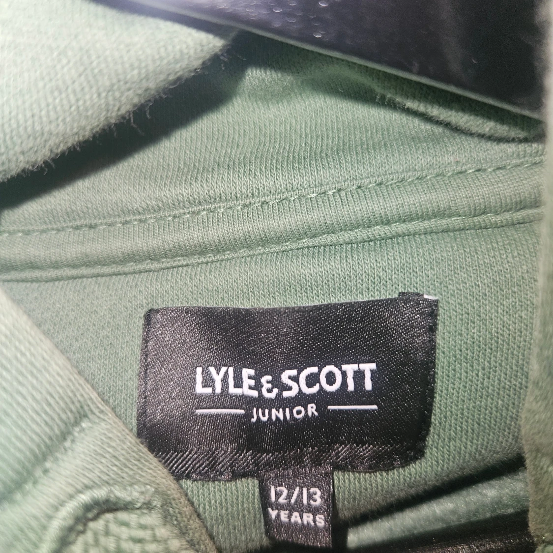 Grön hoodie från Lyle & Scott - 3