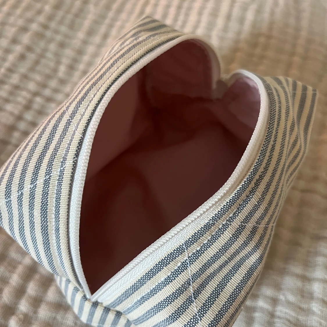 Randig necessär - 1