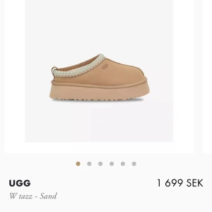 Låga UGG - Kollar intresset på mina nya låga Uggs, de är använda 1 gång. 