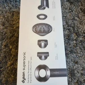 Dyson Supersonic - Helt ny.                                                                                   All tillbehör följer med