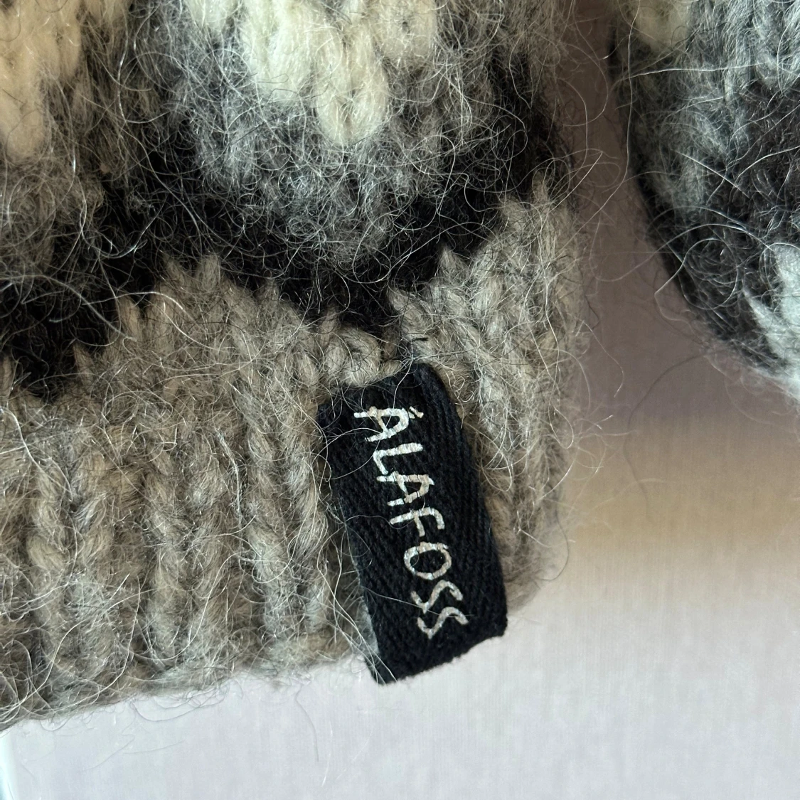 Álafoss isländsk stickad tröja i 100% isländsk ull  - 2