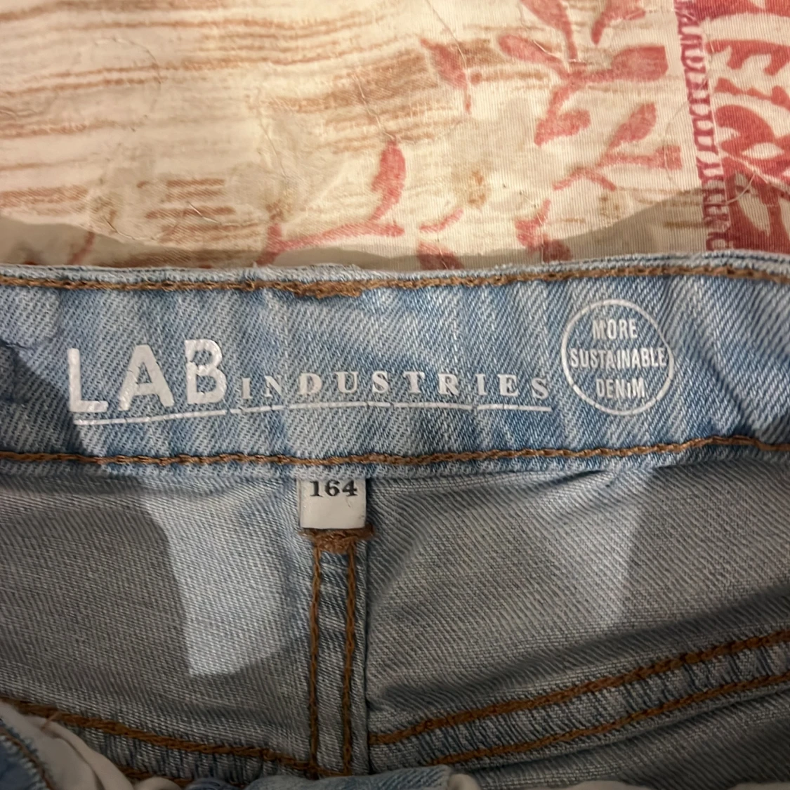 Ljusblå wide jeans från KappAhl  - 3