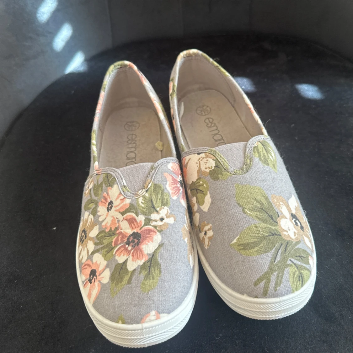 Grå blommiga ballerinaskor Esmara