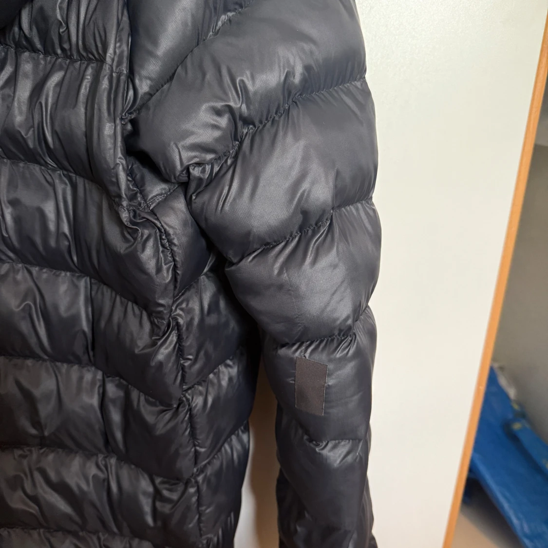 Svart dunjacka från Peak Performance - 2