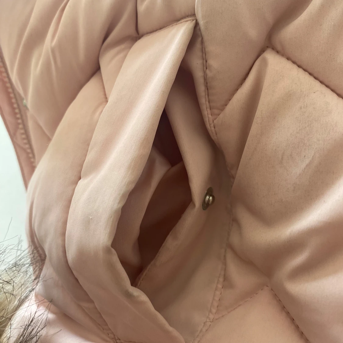 Rosa  vinter jacka storlek 11år/ 146 från KappAhl - 2