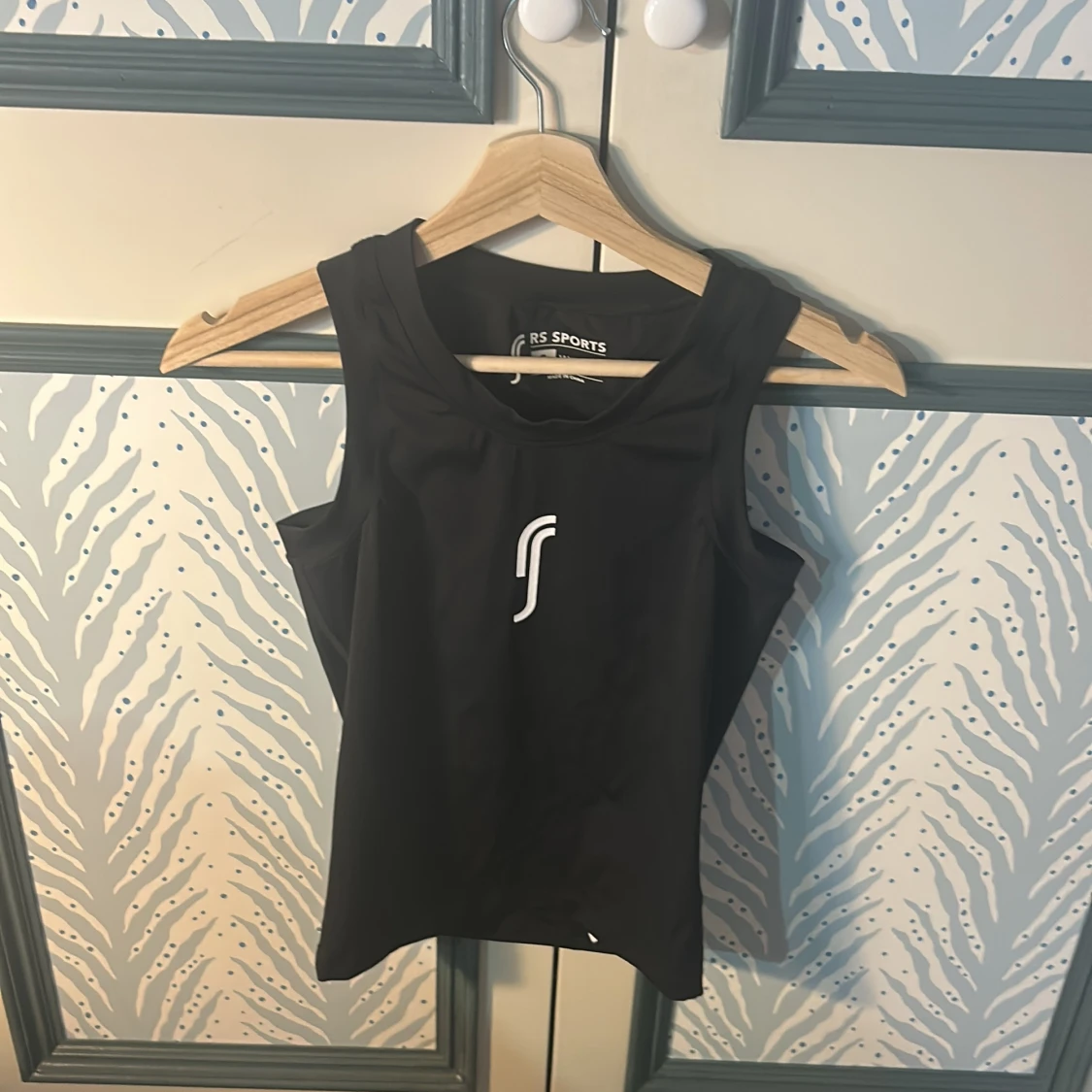 Svart sportig linnetopp RS Sports