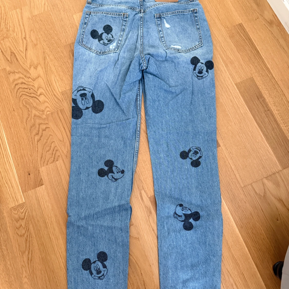 Disney x H&M Mickey Mouse jeans - 1