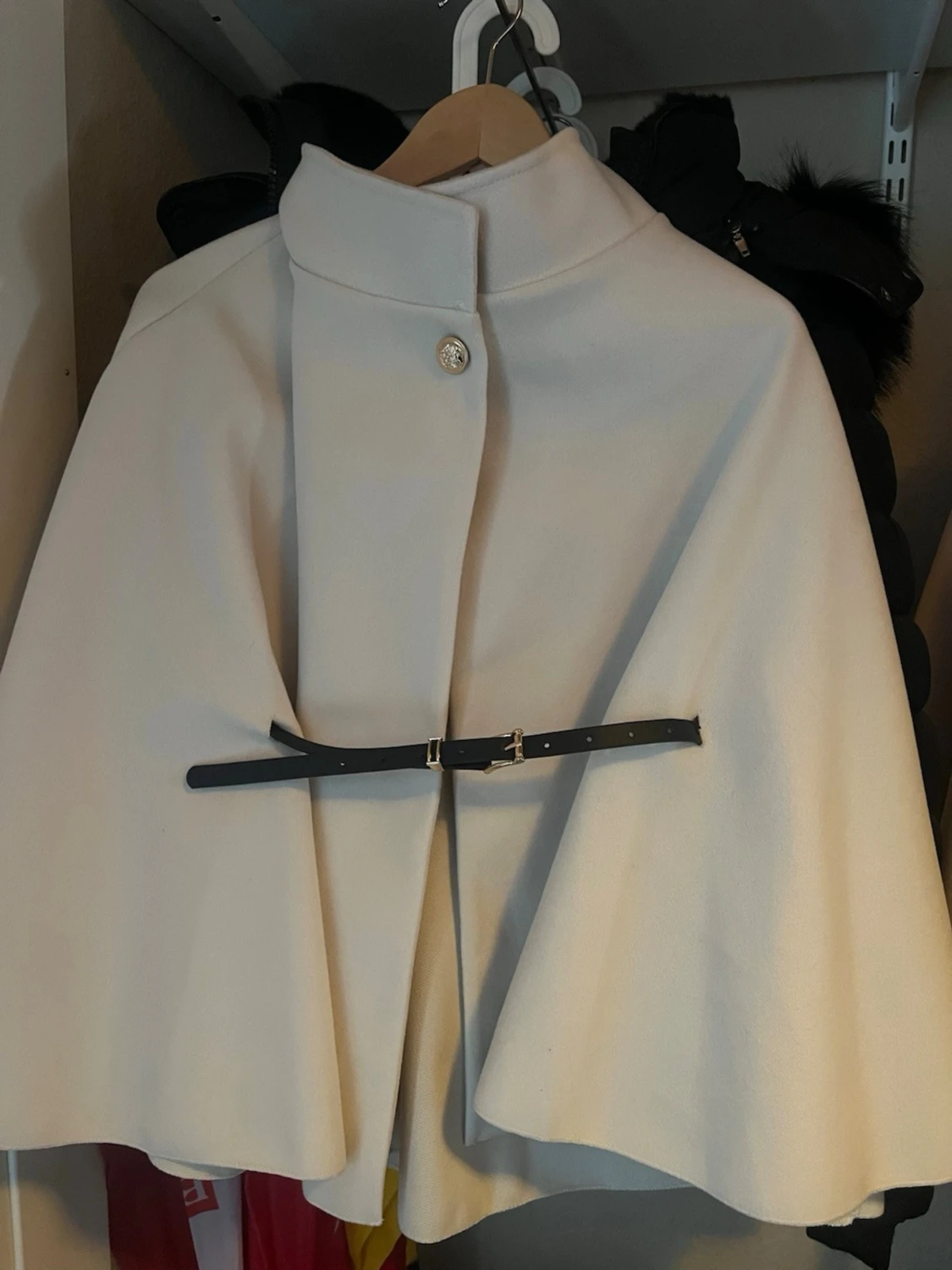 Cremefärgad poncho blair  - 1