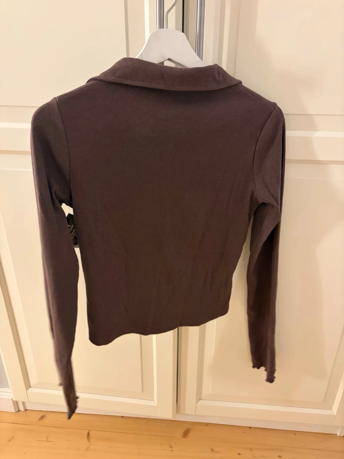 Brun ribbad kofta från NLY Trend - 1