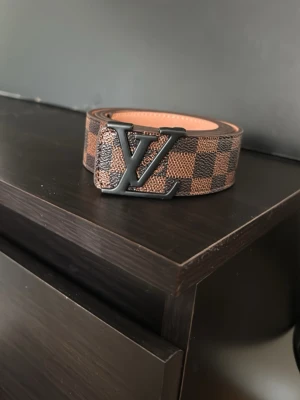 bälte - 1 bälte 270 KR. 2 bälte 450 KR. 3 Bälten 650