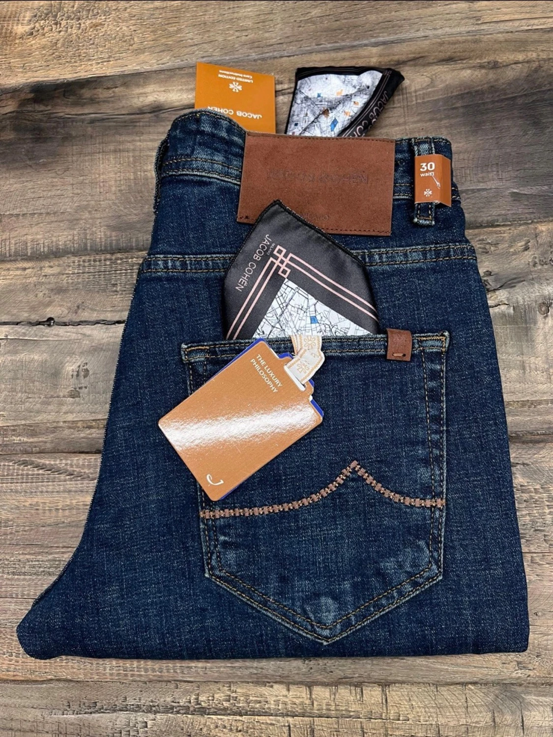 Mörkblå jeans från Jacob Cohen - 1