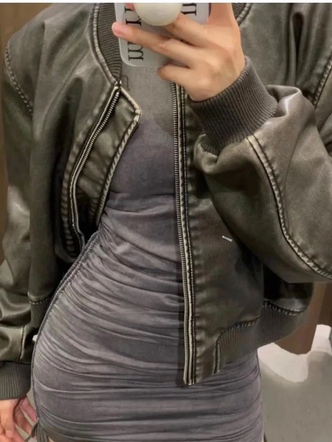 Svart bomberjacka i skinnimitation - 1