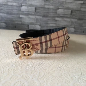 Burberry bälte - Helt ny oanvänt Burberry bälte. Size 105