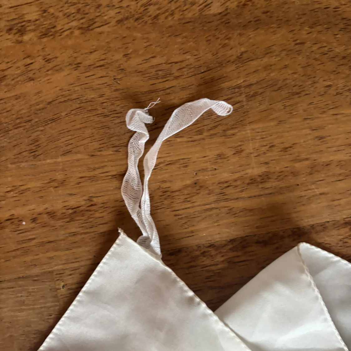 Vit anarki flagga  med svart tryck - 3